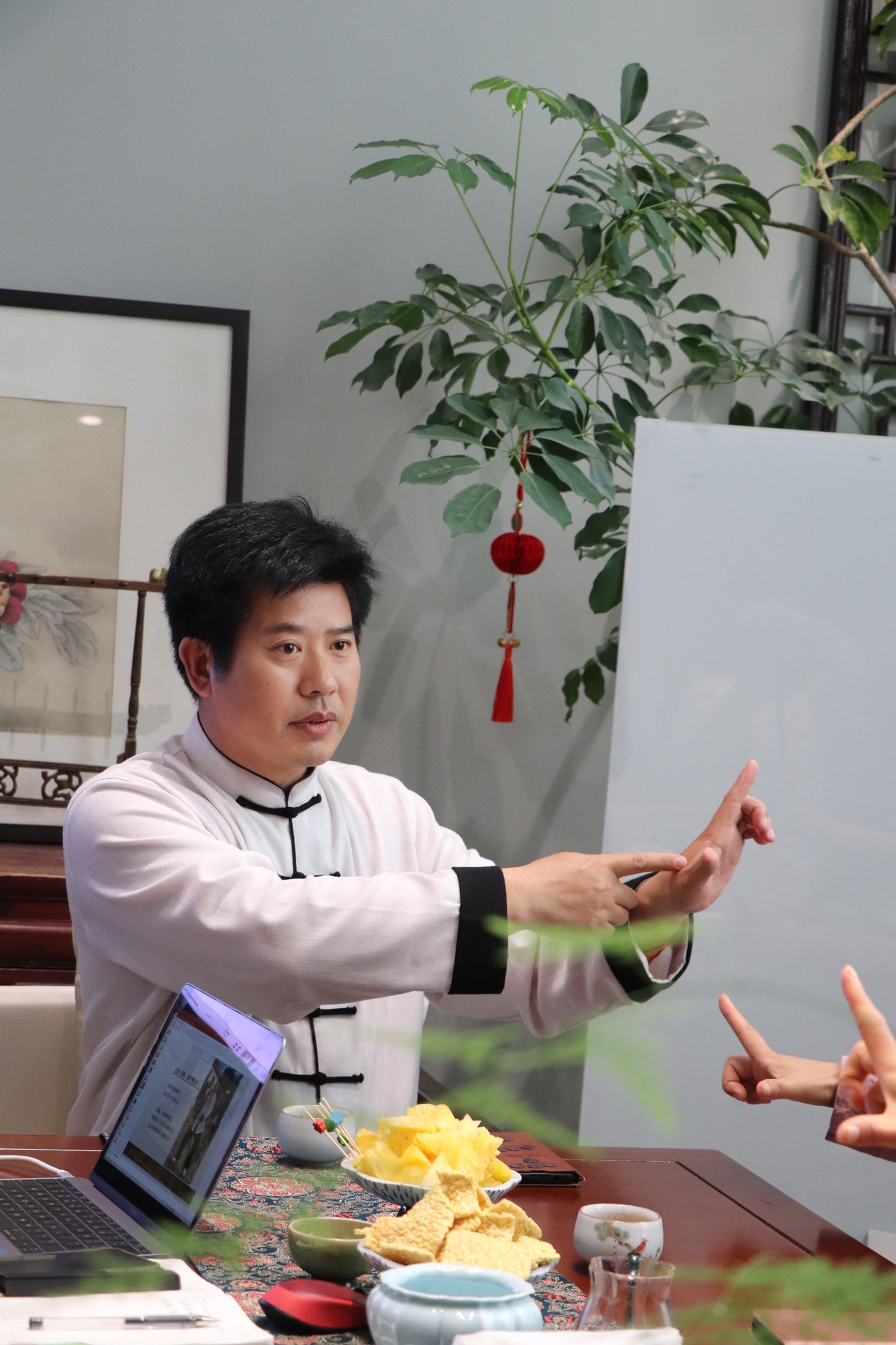 Insomnia: Acupressure& dietary